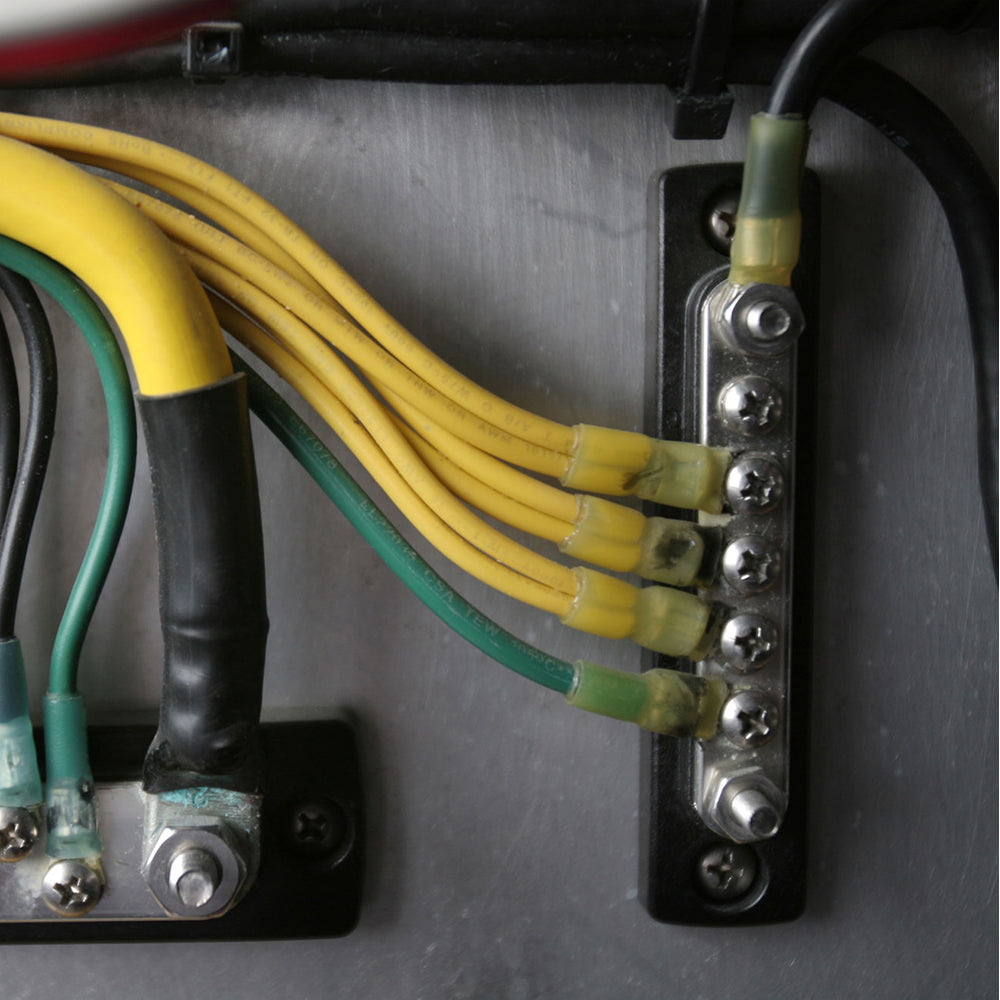 Blue Sea 2304 MiniBus 100 Ampere Common BusBar 5 x 8-32 Screw Terminal [2304] Secondary image